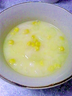 スープの素で簡単オニオンコーンスープ