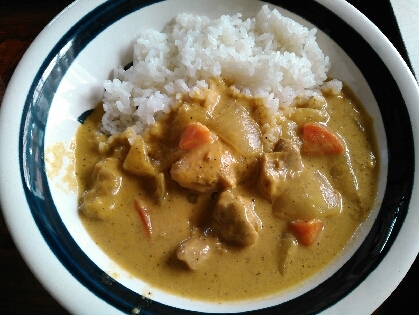 ムネ肉を柔らかく煮込んだ・チキンカレー