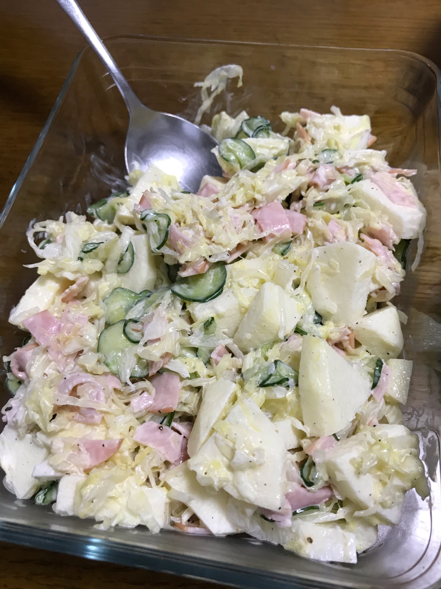 給食で出るよね❤️リンゴが入ったサラダ