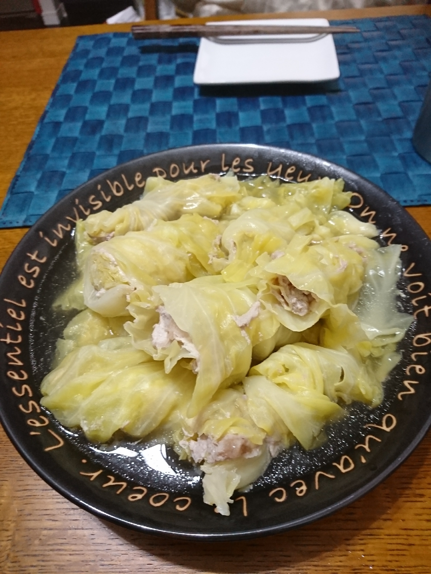 簡単!薄切り肉と春キャベツで巻くだけロールキャベツ