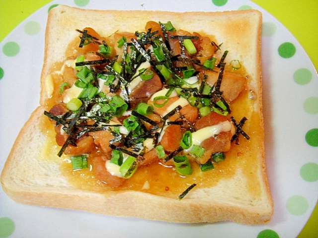 焼きとり缶とネギのトースト