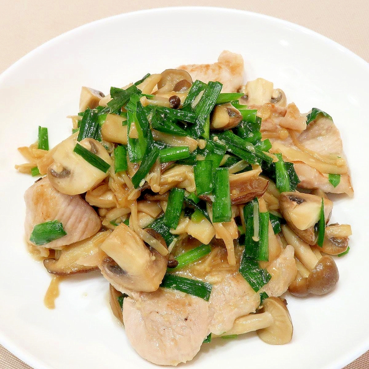 きのこと豚肉の味噌炒め☆ニラフレーバー★減塩志向