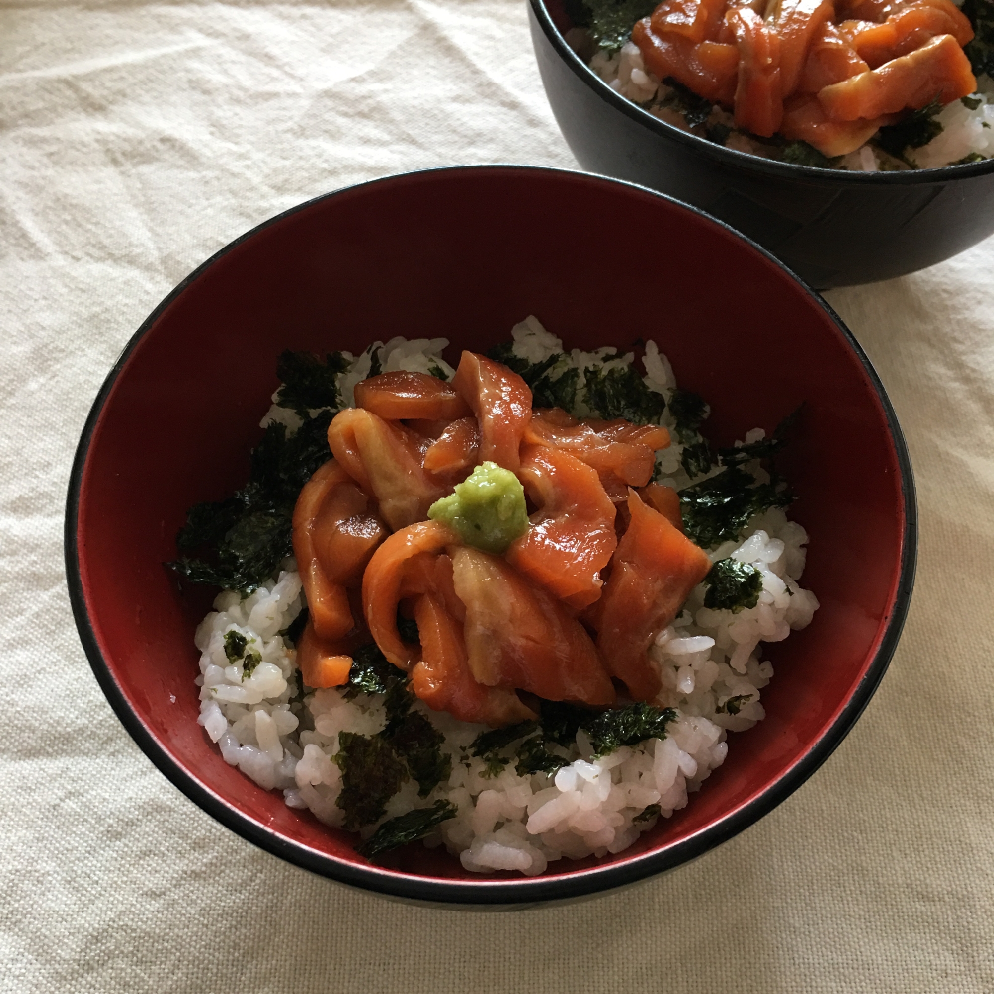 ホカホカ海苔ご飯で細切りサーモンのササッと漬け丼♡