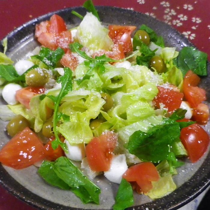 ルッコラモッツァレラトマトサラダ