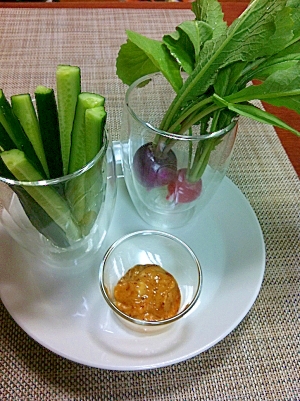 マヨ味噌ラー油の野菜スティック