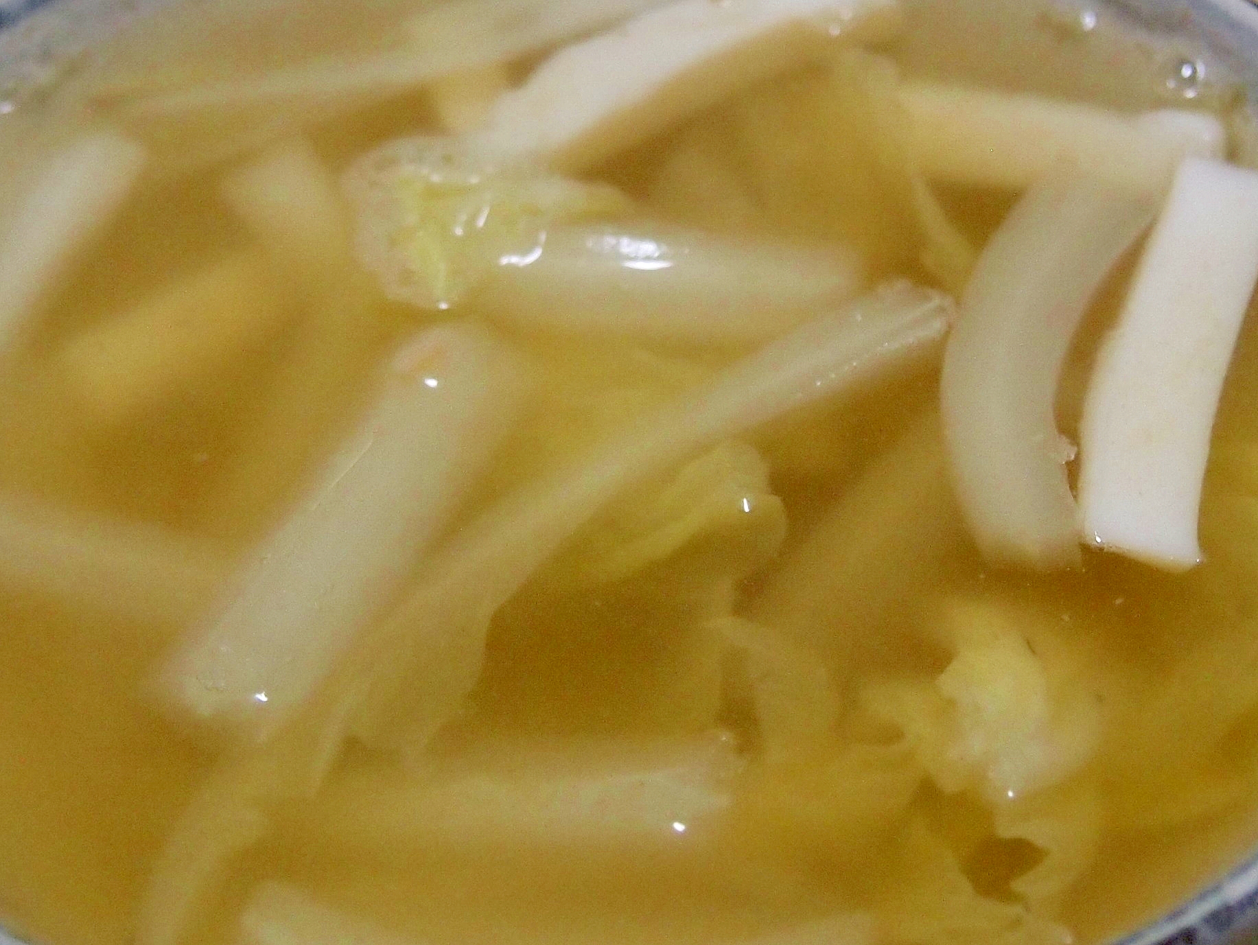 白菜とかまぼこの野菜だしスープ