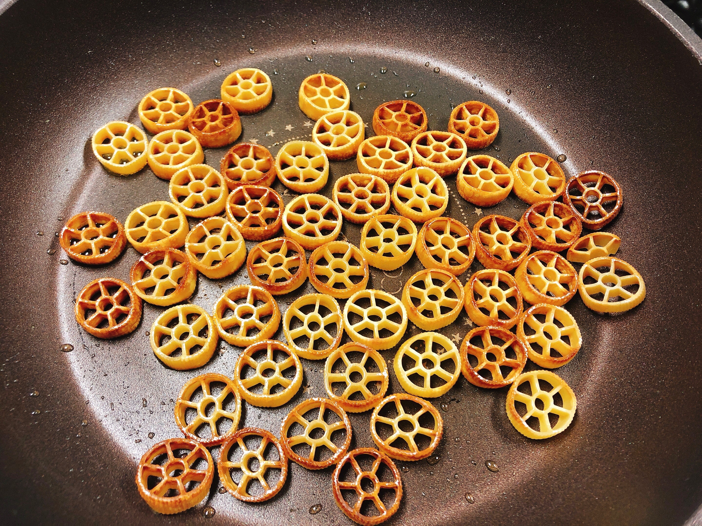 やみつき カリカリパスタスナック レシピ 作り方 By Coro 楽天レシピ やみつき カリカリパスタスナック レシピ 作り方 By Coro 楽天レシピ