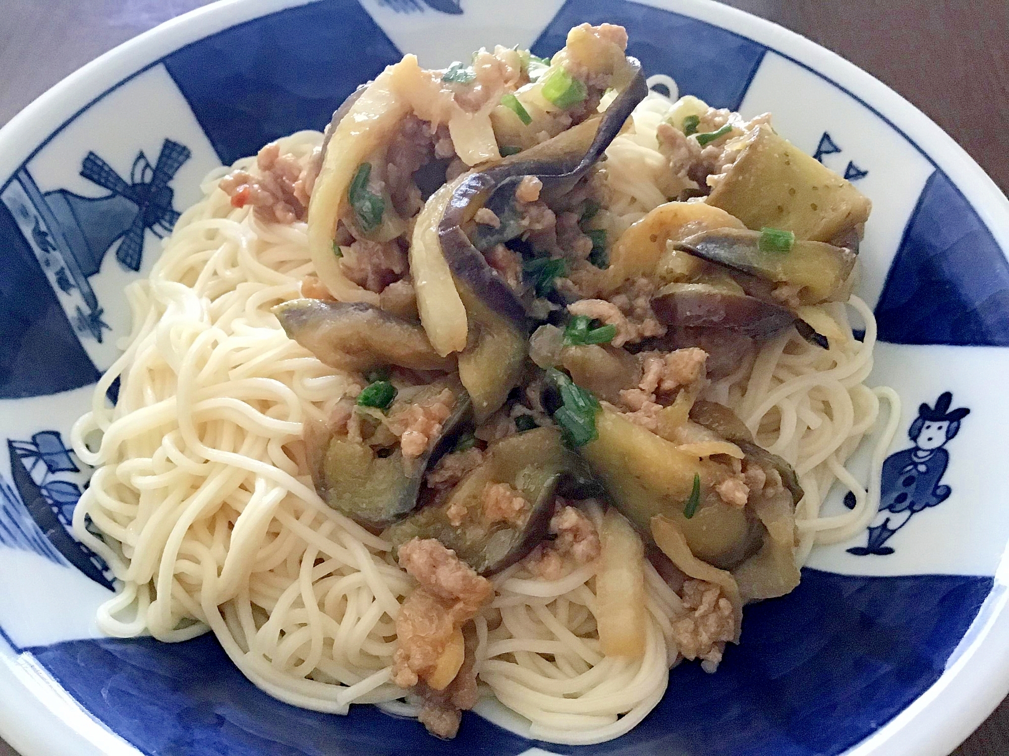 茄子と豚挽肉の素麺