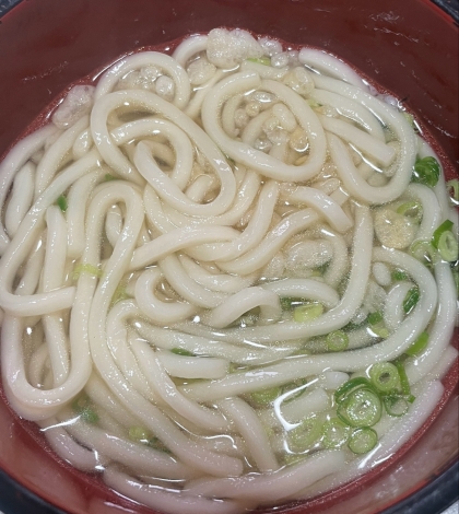 白だしで簡単天かすうどん