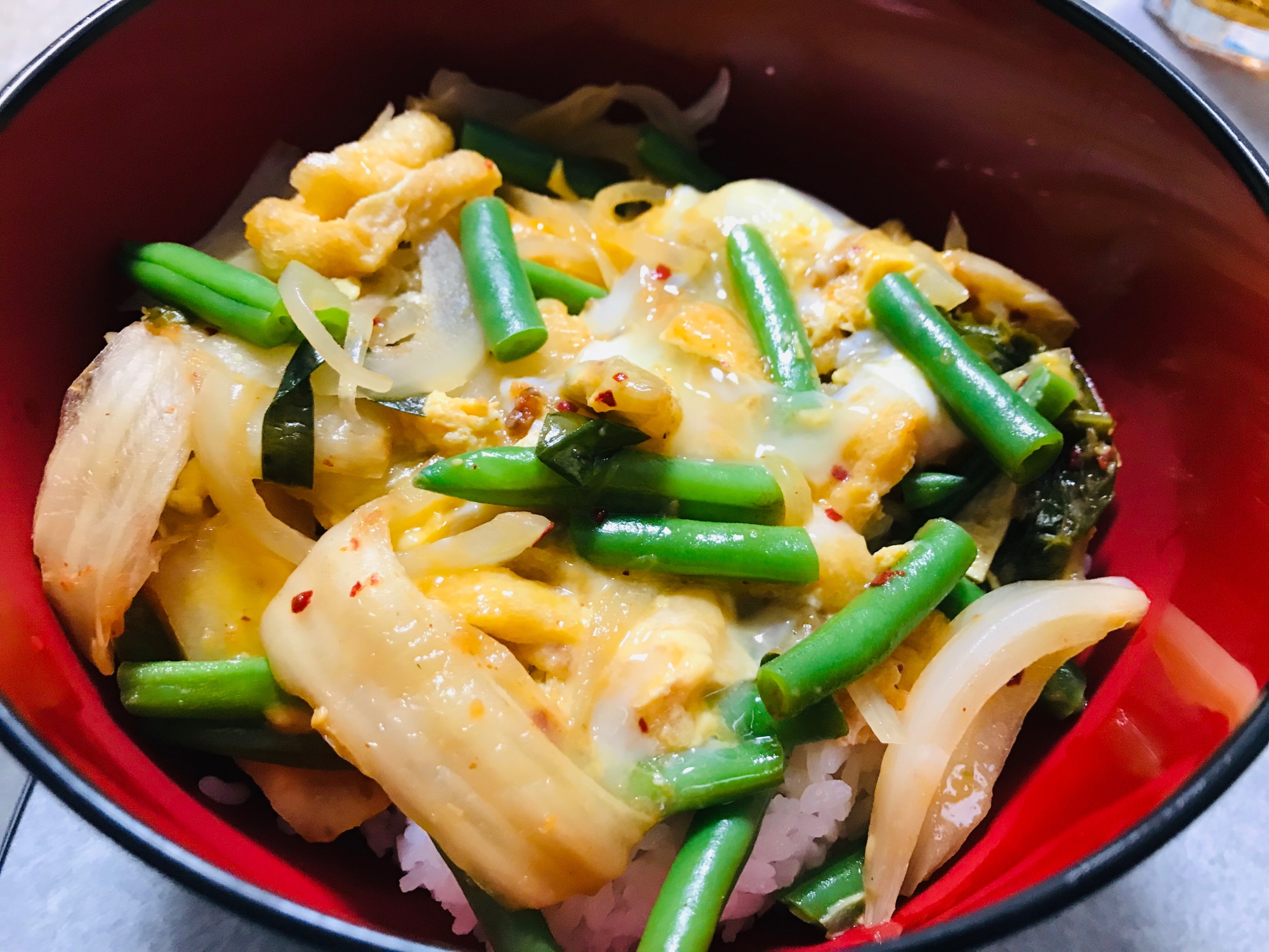 彩り豊か♫いんげん&キムチのトロトロキツネ丼
