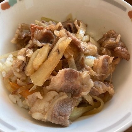 にんにくピリ辛牛丼♬