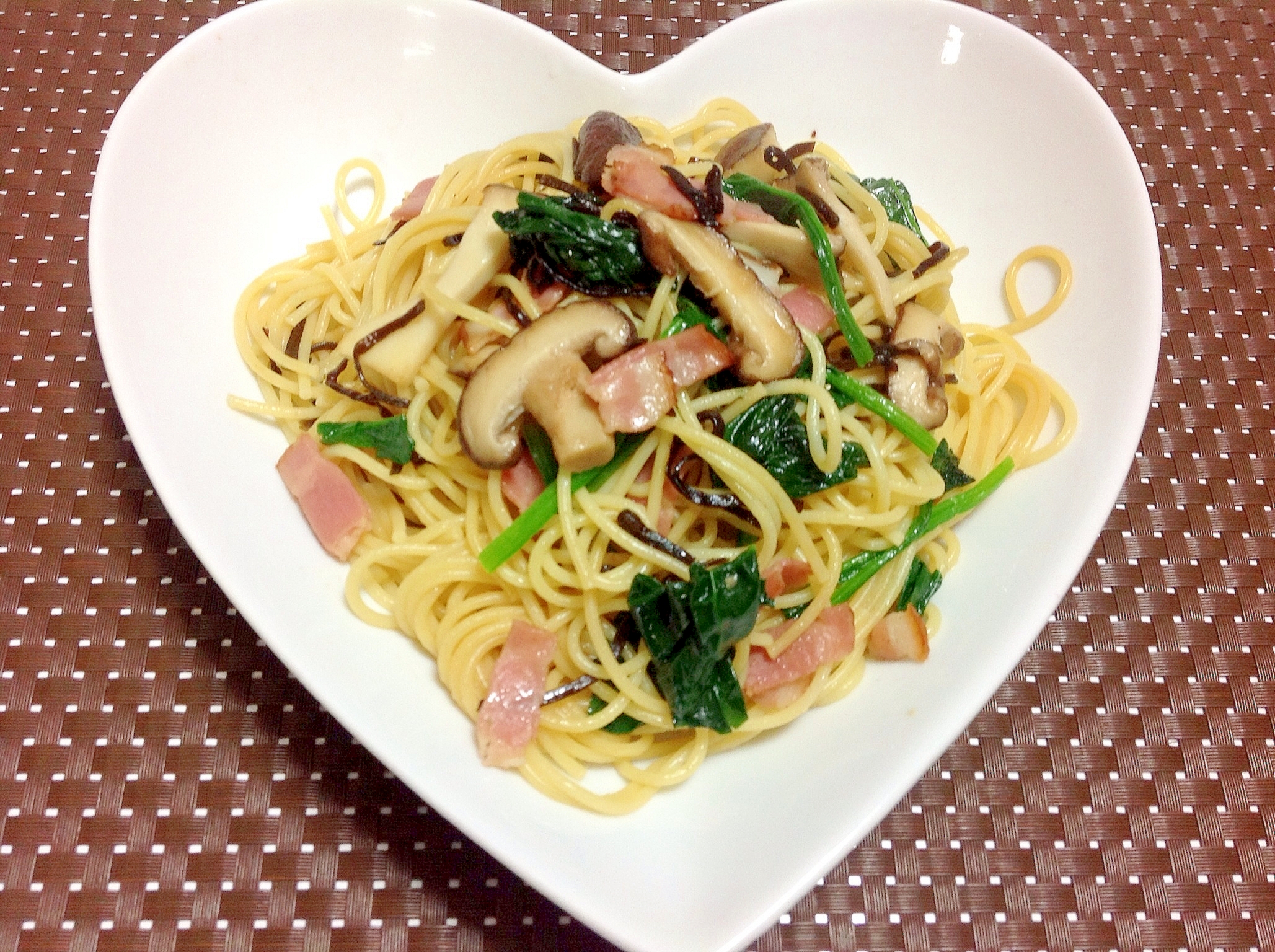 塩昆布で キノコとほうれん草の和風パスタ レシピ 作り方 By Mywayu 楽天レシピ 塩昆布で キノコとほうれん草の和風パスタ レシピ 作り方 By Mywayu 楽天レシピ