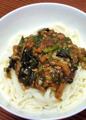 中華風豚肉とにんにくの芽のあんかけ麺