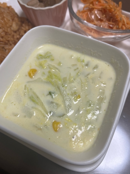 白菜が安かったので作ってみました。白菜メインで材料少なめですが、ボリュームあって一品の存在感ありました。ありがとうございます。