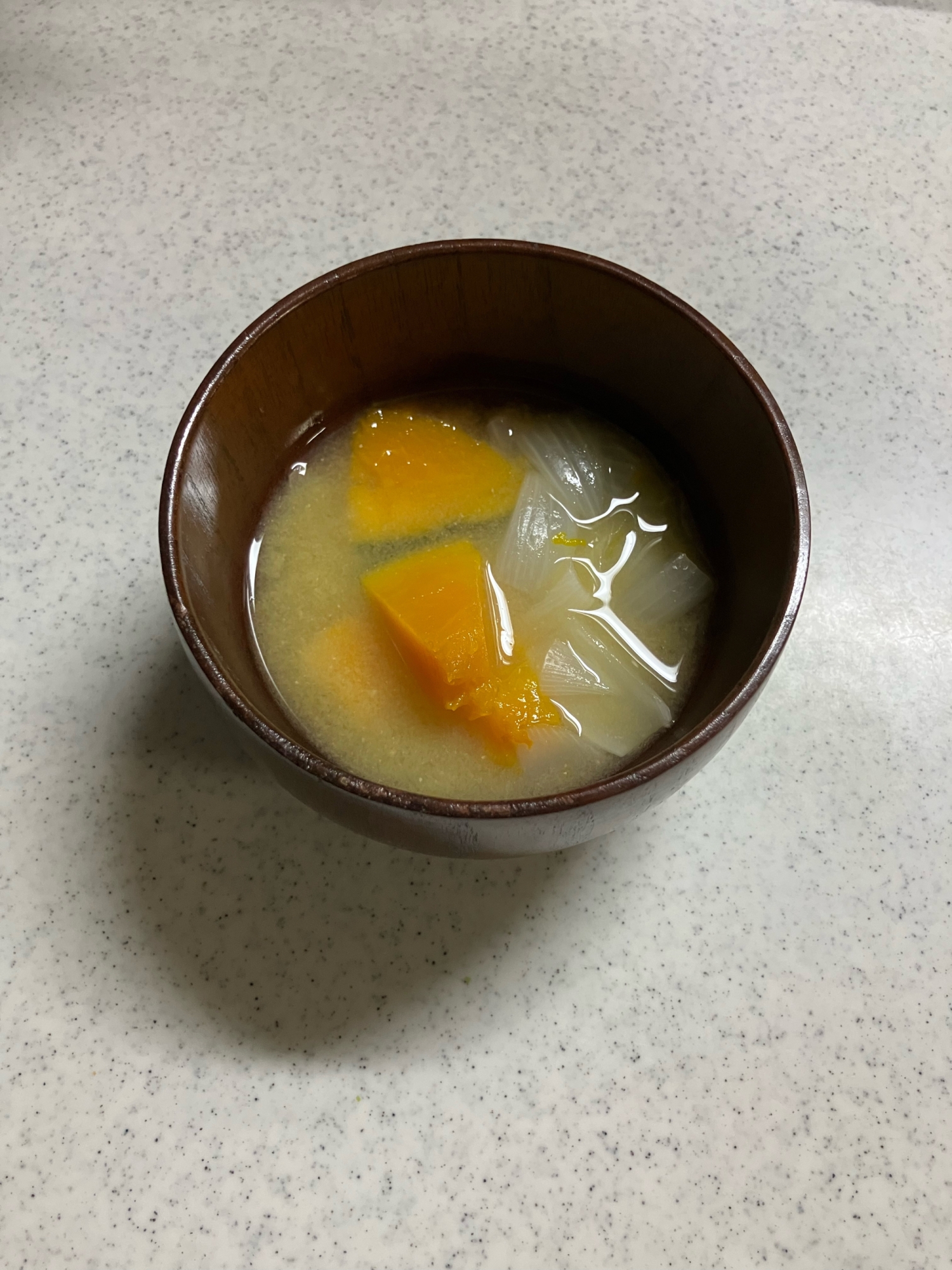 かぼちゃと新玉ねぎの味噌汁