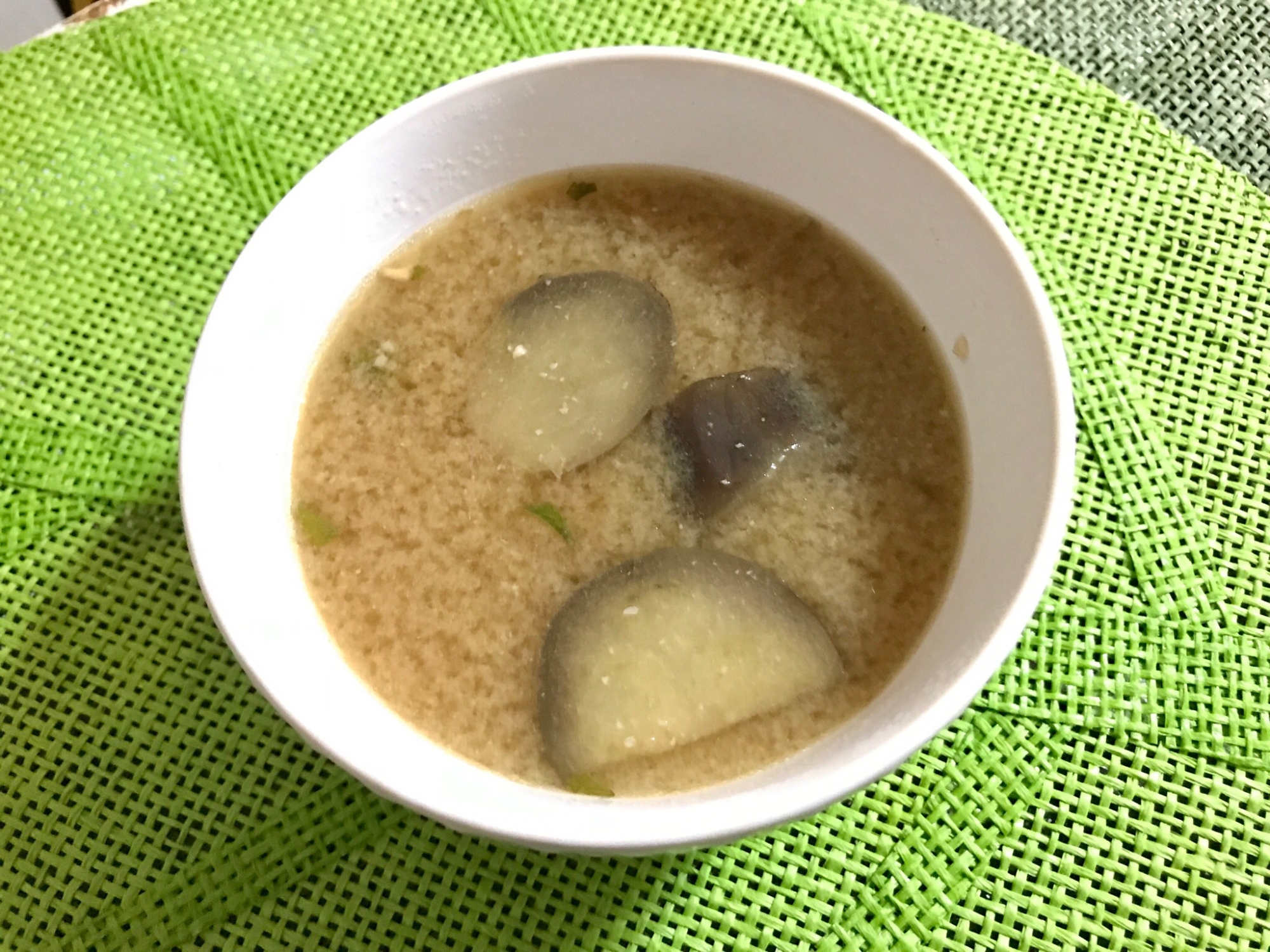 心身ポカポカ✨大根の葉と茄子と生姜のお味噌汁