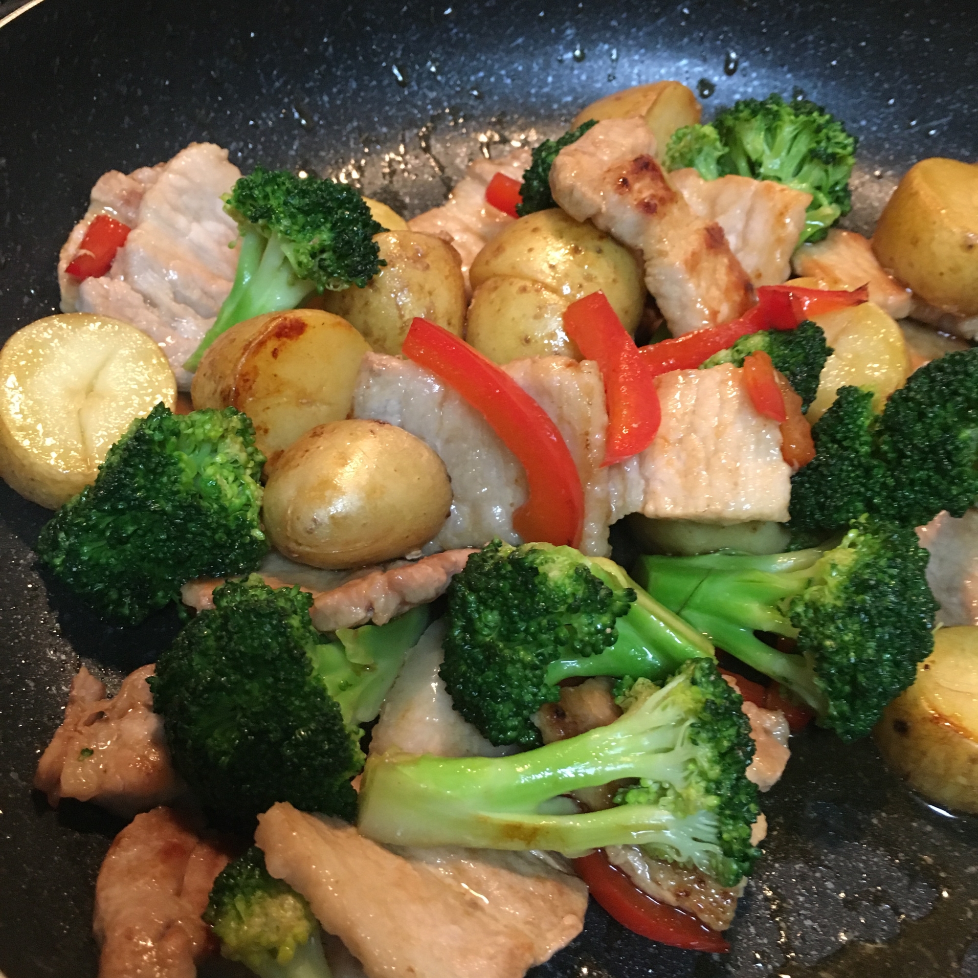 彩り野菜と豚バラの炒め物