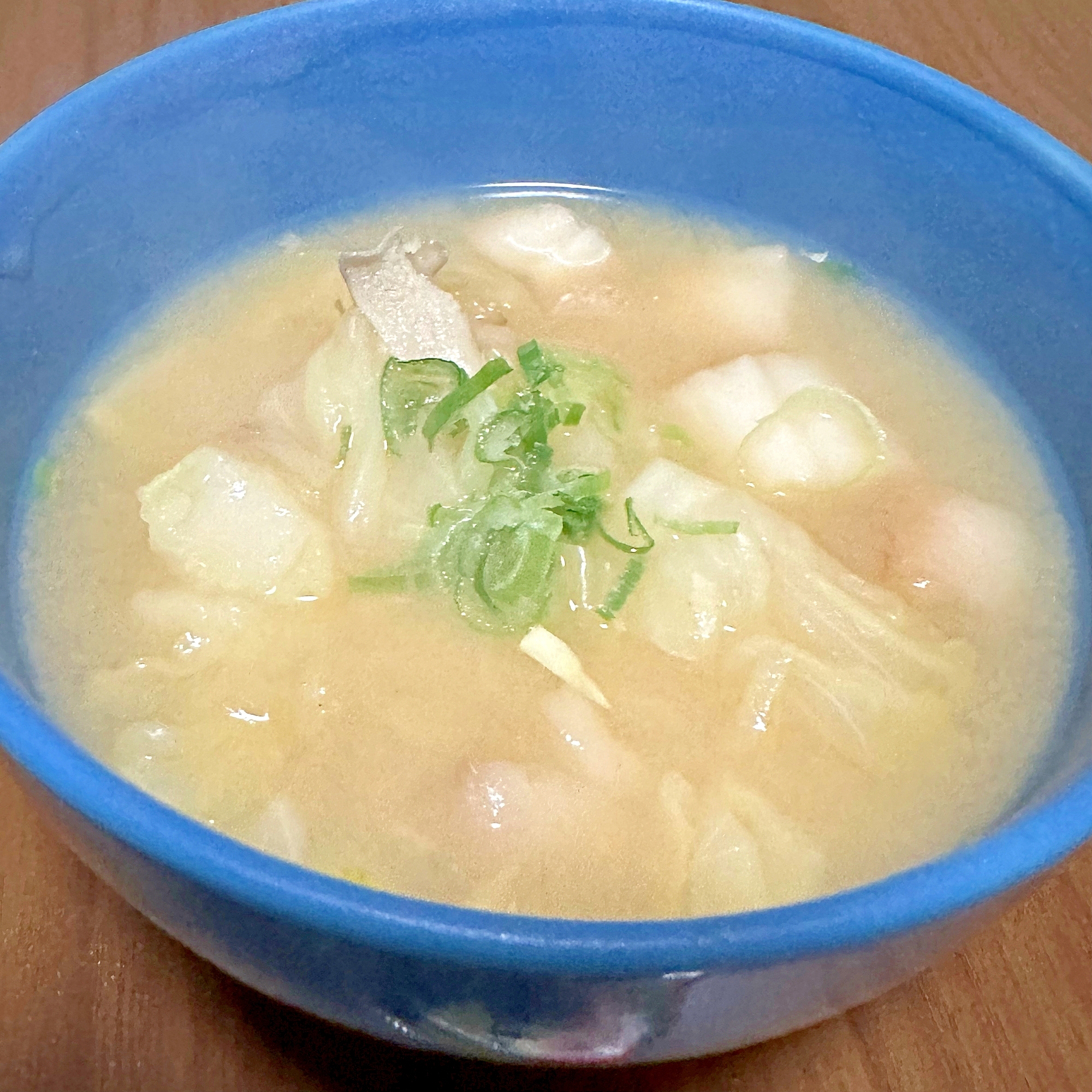 春キャベツとお麩のお味噌汁ꕥ ꕥ