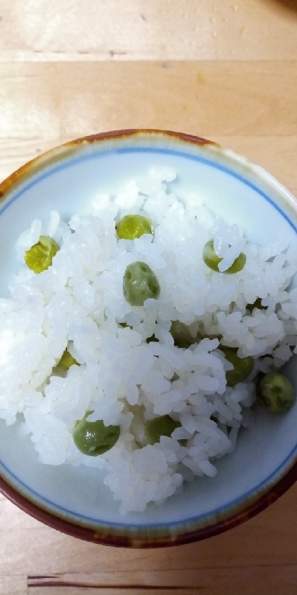 冷凍グリーンピースで豆ごはん