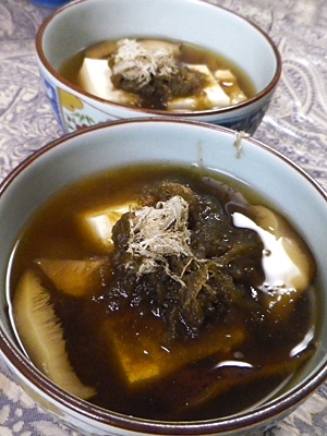 とろろ昆布椎茸豆腐のお吸いもの