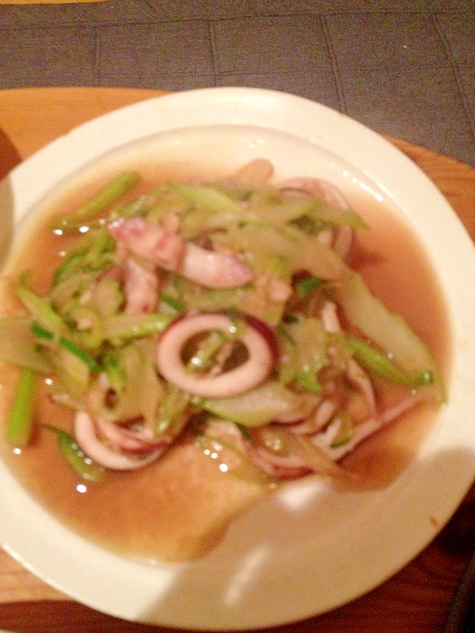 セロリときゅうりとイカの炒め物