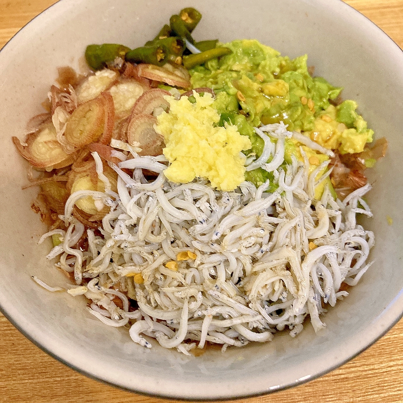 さっぱり 香味しらすアボカド丼 レシピ 作り方 By Ayatoy 楽天レシピ さっぱり 香味しらすアボカド丼 レシピ 作り方 By Ayatoy 楽天レシピ