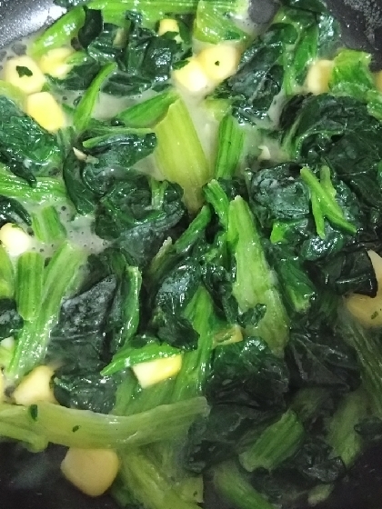 ほうれん草のコーンバター炒め