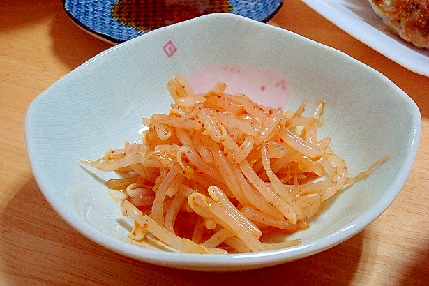 キムチの素でナムル風モヤシの和え物