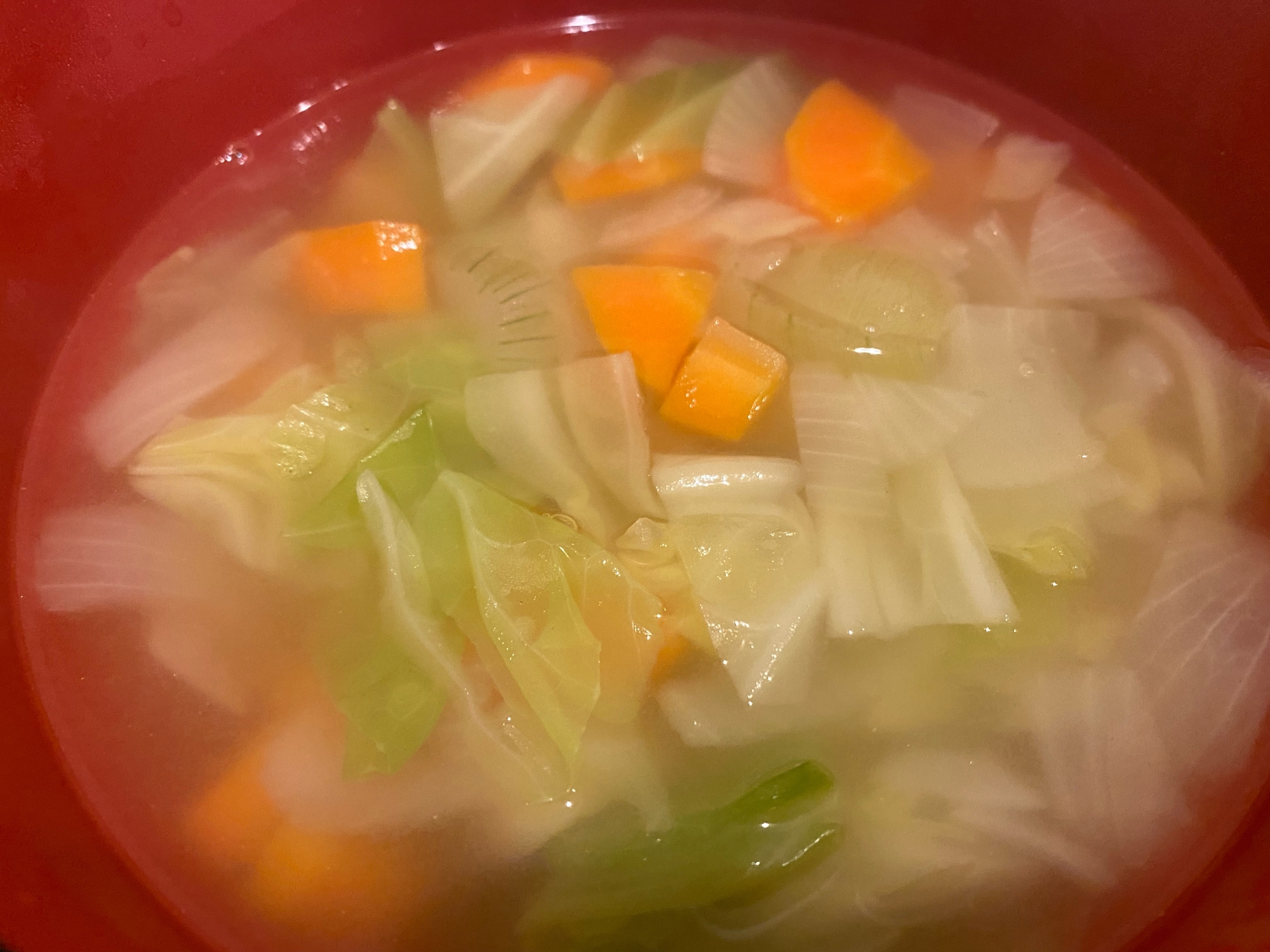 お鍋で作るコンソメスープ