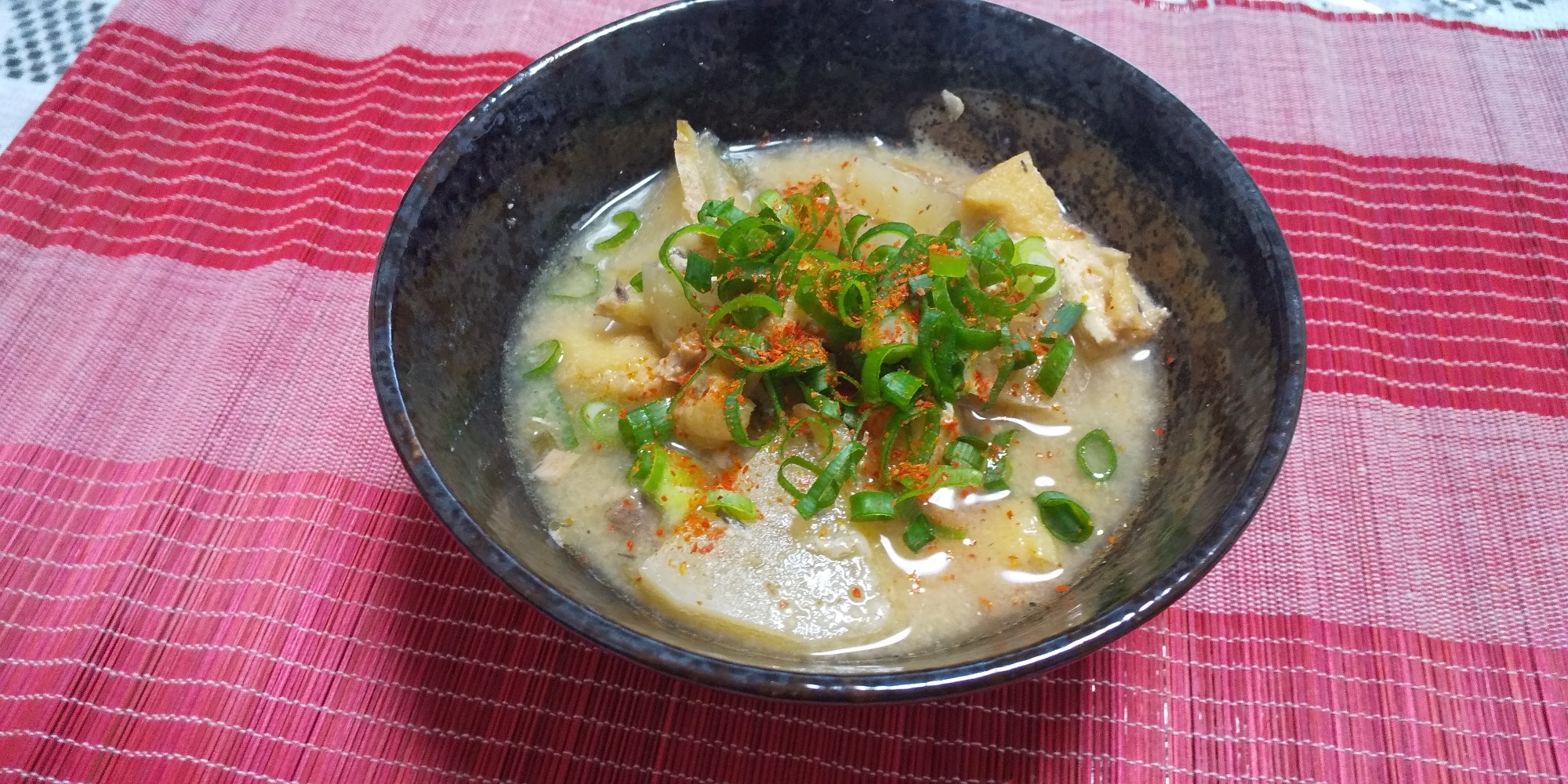 ダイエットレシピ！サバ缶と大根の味噌汁