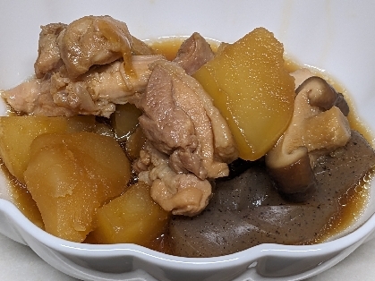 のんさんこんばんは♪じゃがいもと鶏肉の煮物、いいお味でおいしかったです♪厚揚げがなかったのでこんにゃくやしいたけを入れました。