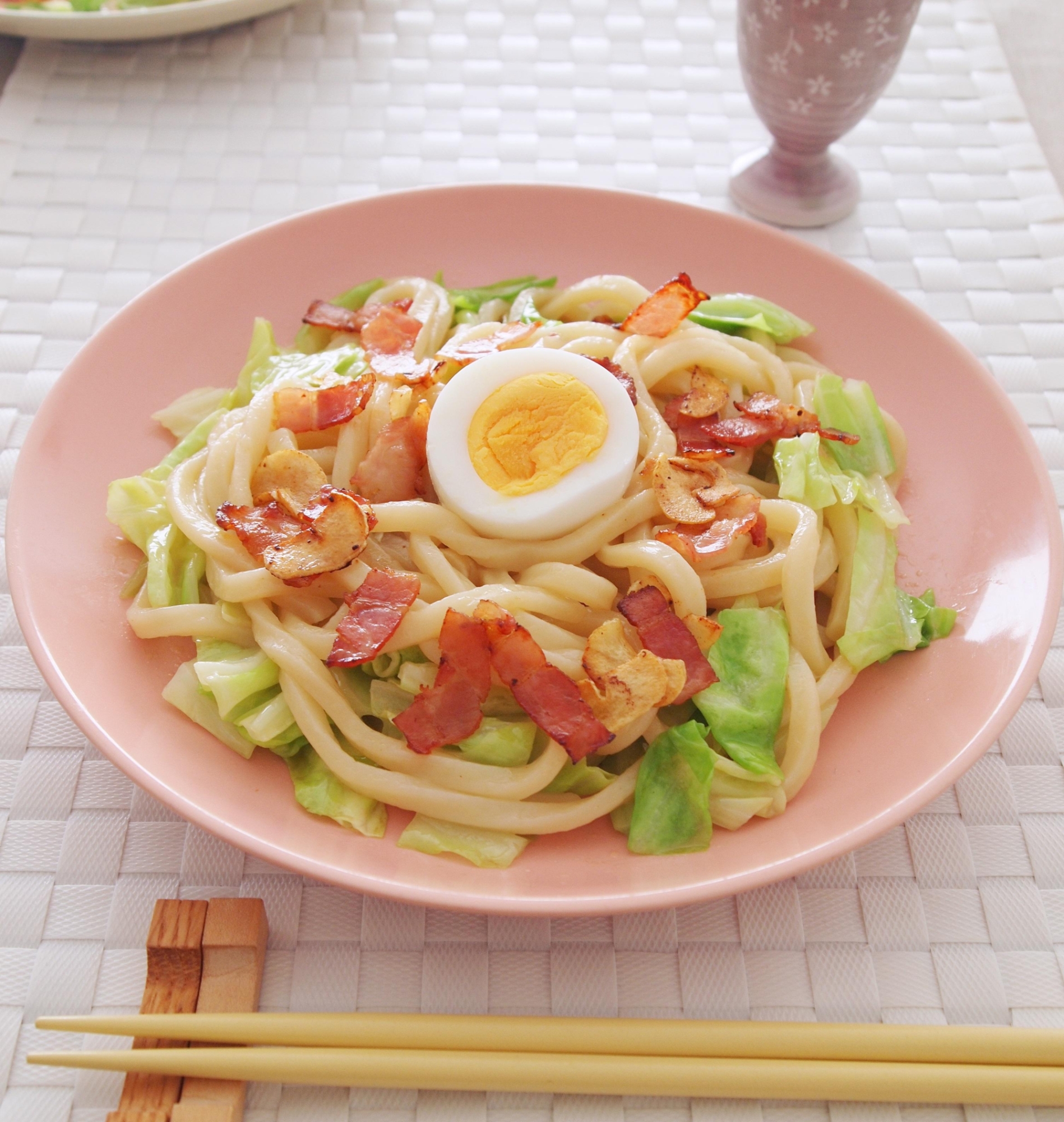 春キャベツとカリカリベーコンのうどん