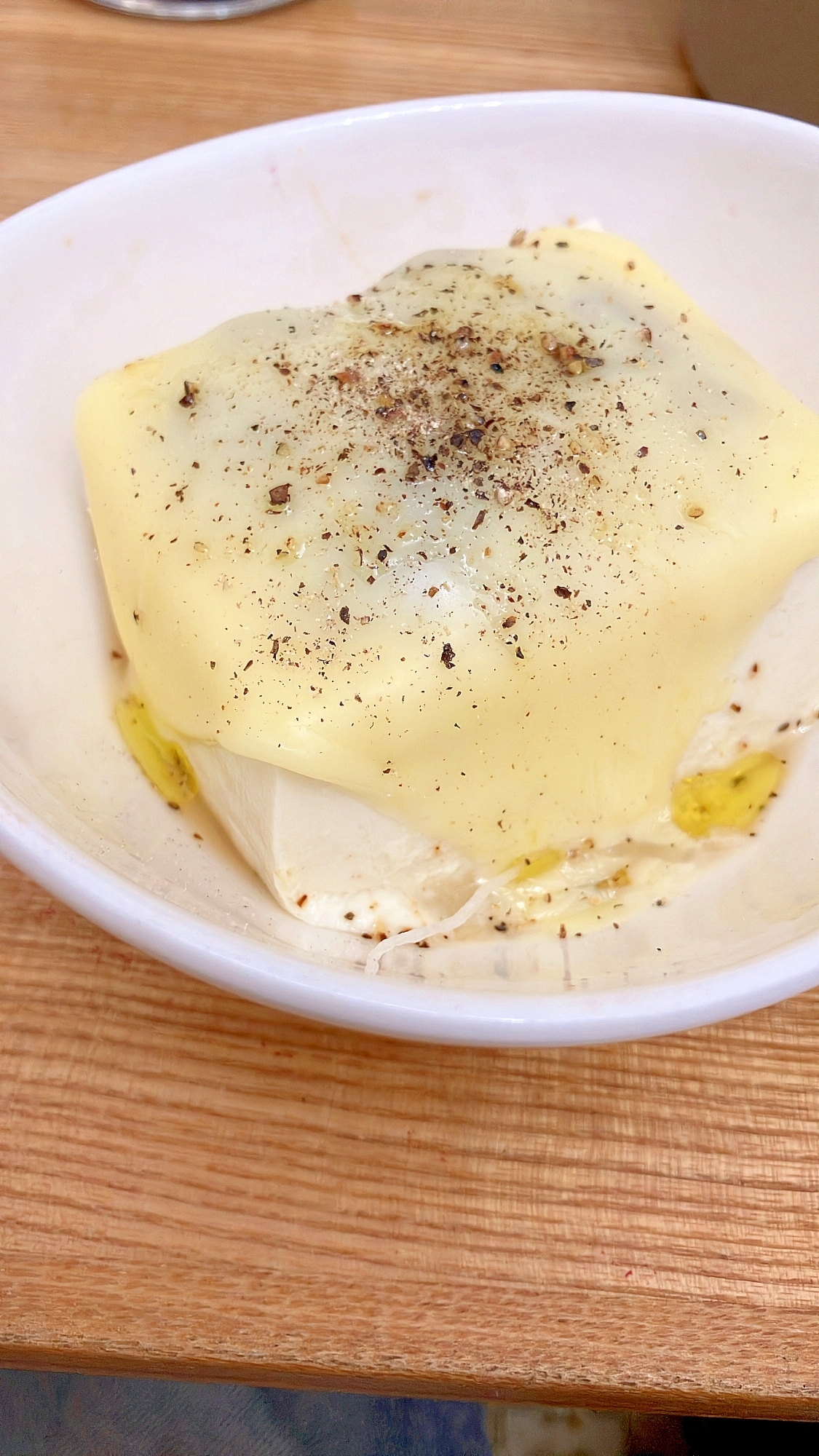 鰹節がかくれんぼ♪国産チーズの温豆腐