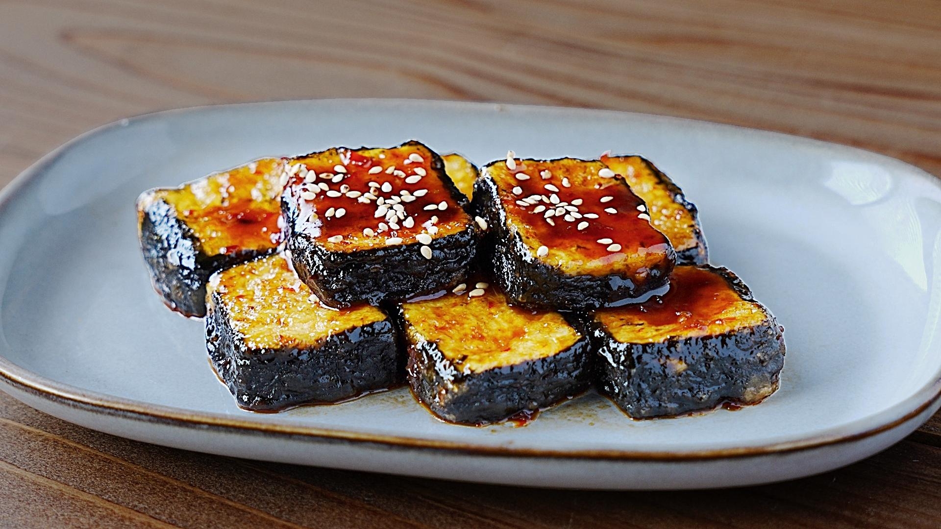 ヘルシーなのに箸が止まらん！豆腐のピリ辛海苔巻き♪