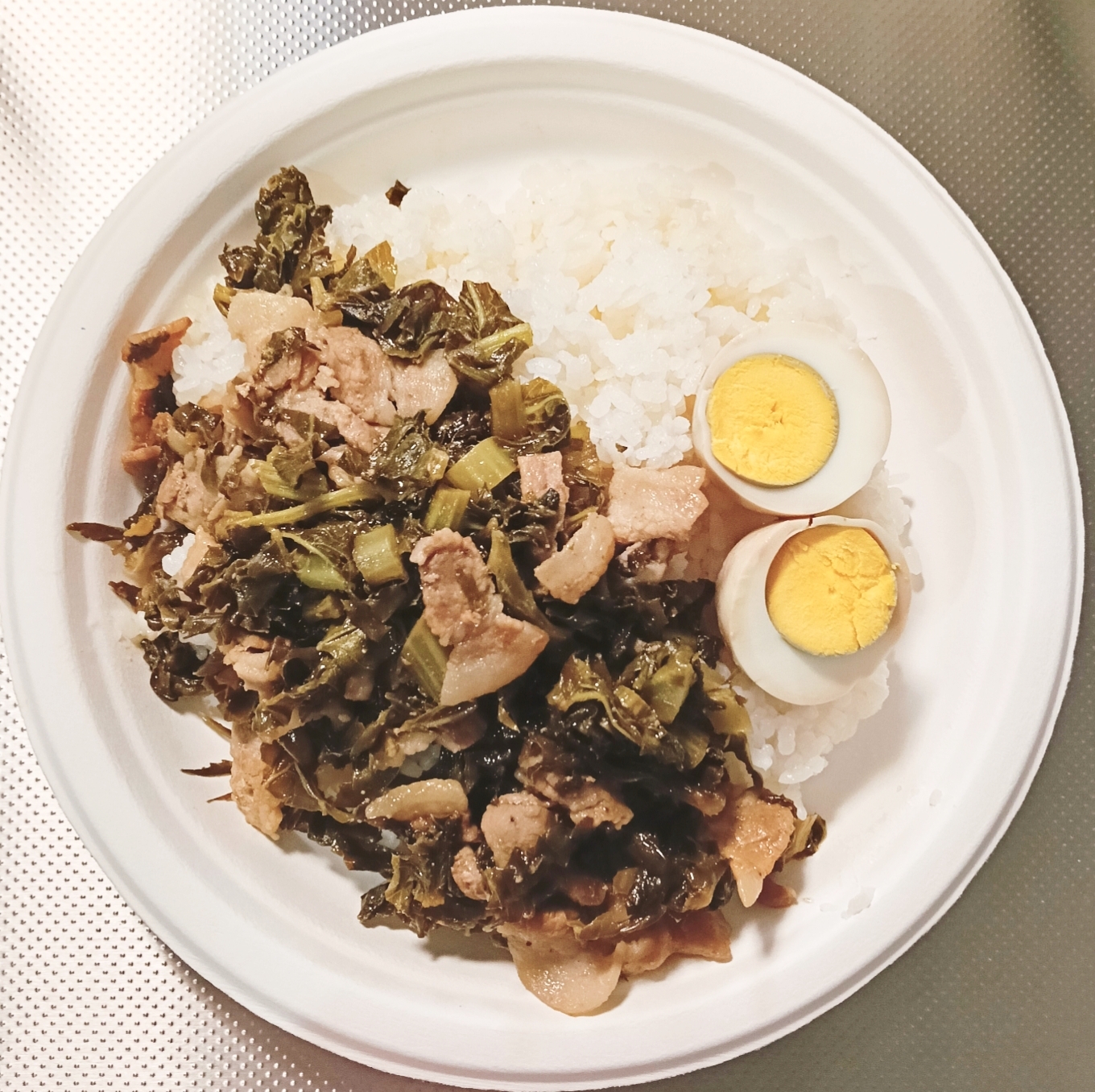 【ワンプレート♪】豚バラと大根葉のお手軽ルーロー飯