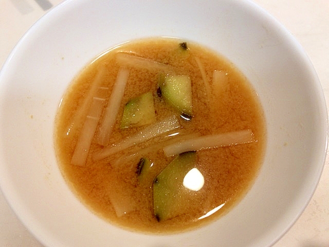 残り野菜を美味しく☆大根と茄子の味噌汁