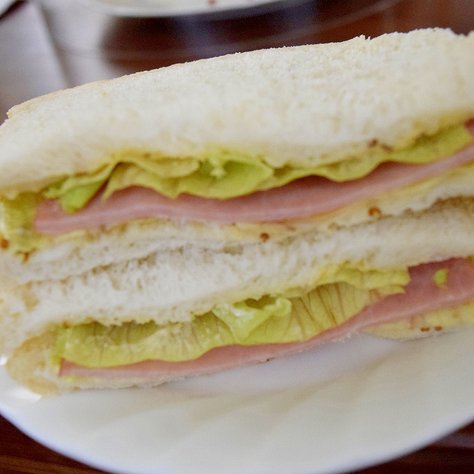 朝食に☆あっさり美味しい♪ハムとレタスのサンド