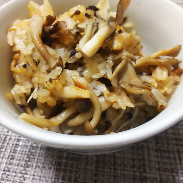 塩昆布ときのこだけ たっぷりきのこの炊き込みご飯 レシピ 作り方 By 太郎美恵左衛門 楽天レシピ 塩昆布ときのこだけ たっぷりきのこの炊き込みご飯 レシピ 作り方 By 太郎美恵左衛門 楽天レシピ