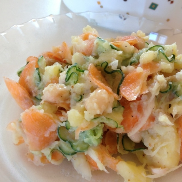 マヨなしで美味しくできる具だくさんなポテトサラダ