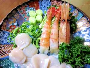料亭風に飾り付け・・・大物ボタンエビをお造りに