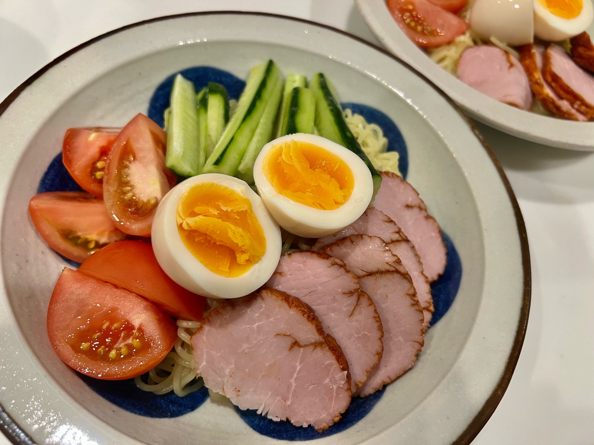 具材ごろごろ冷麺