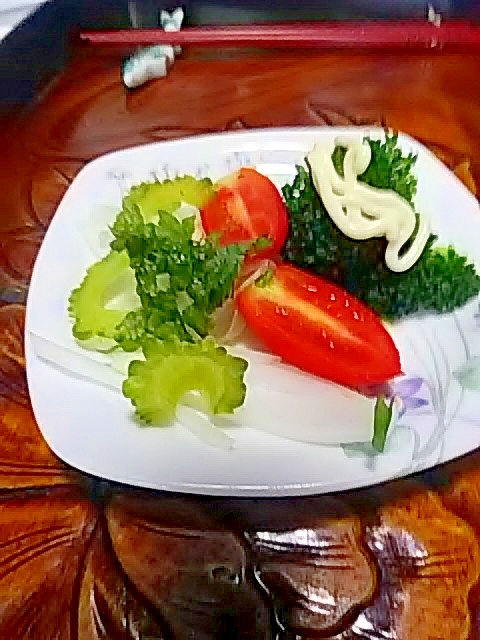 ゴーヤ青じそブロッコリー&ミニトマトのサラダ