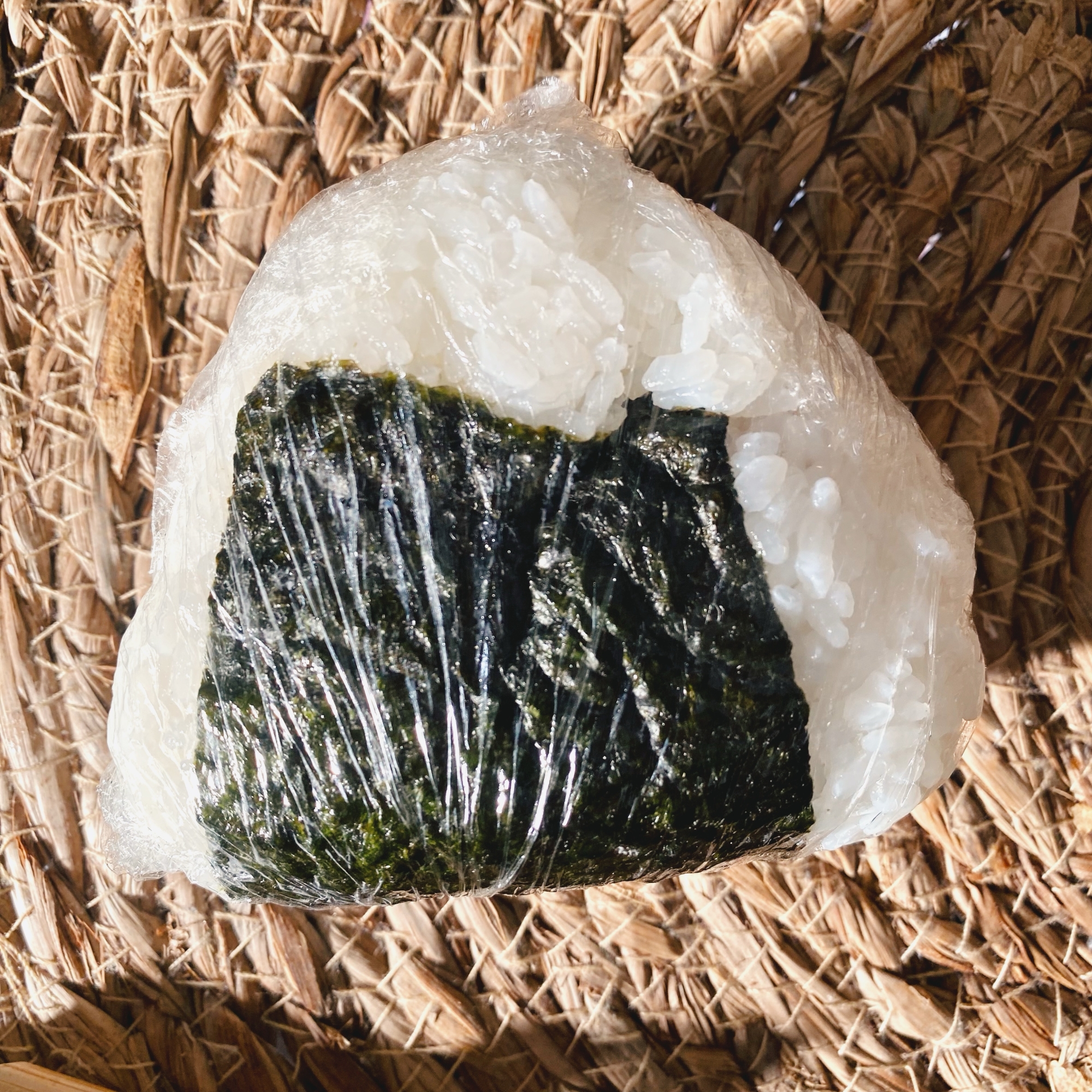 ˚✧₊⁎梅チーズおにぎり⁎⁺˳✧༚