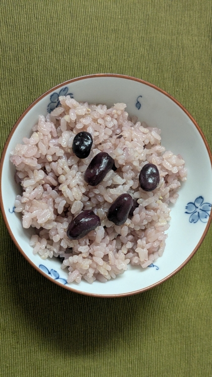 鮮やか！赤そら豆ご飯☆