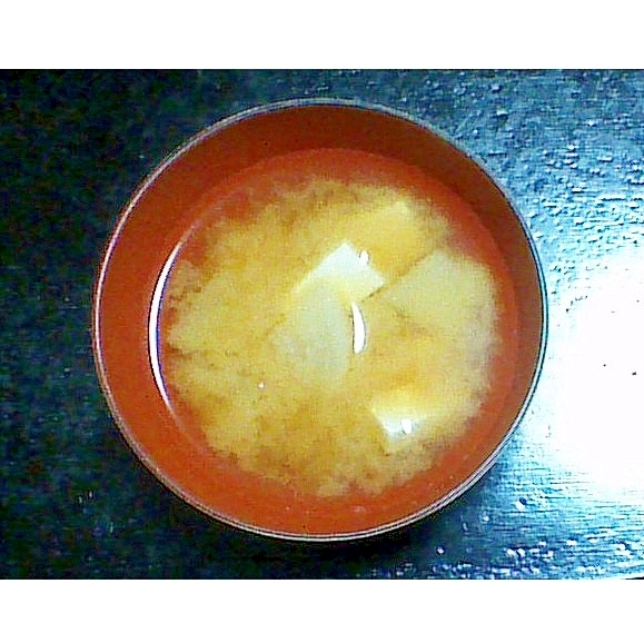 大根と絹ごし豆腐の味噌汁