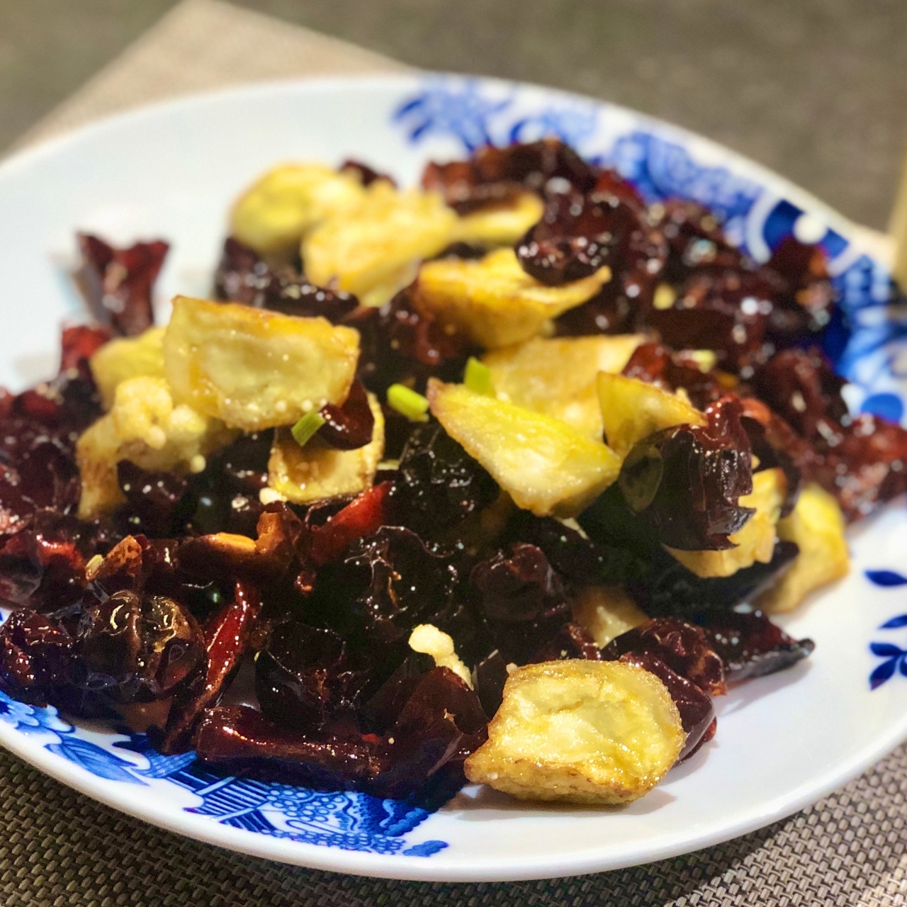 【香辣茄子】朝天辣椒となすの炒めもの