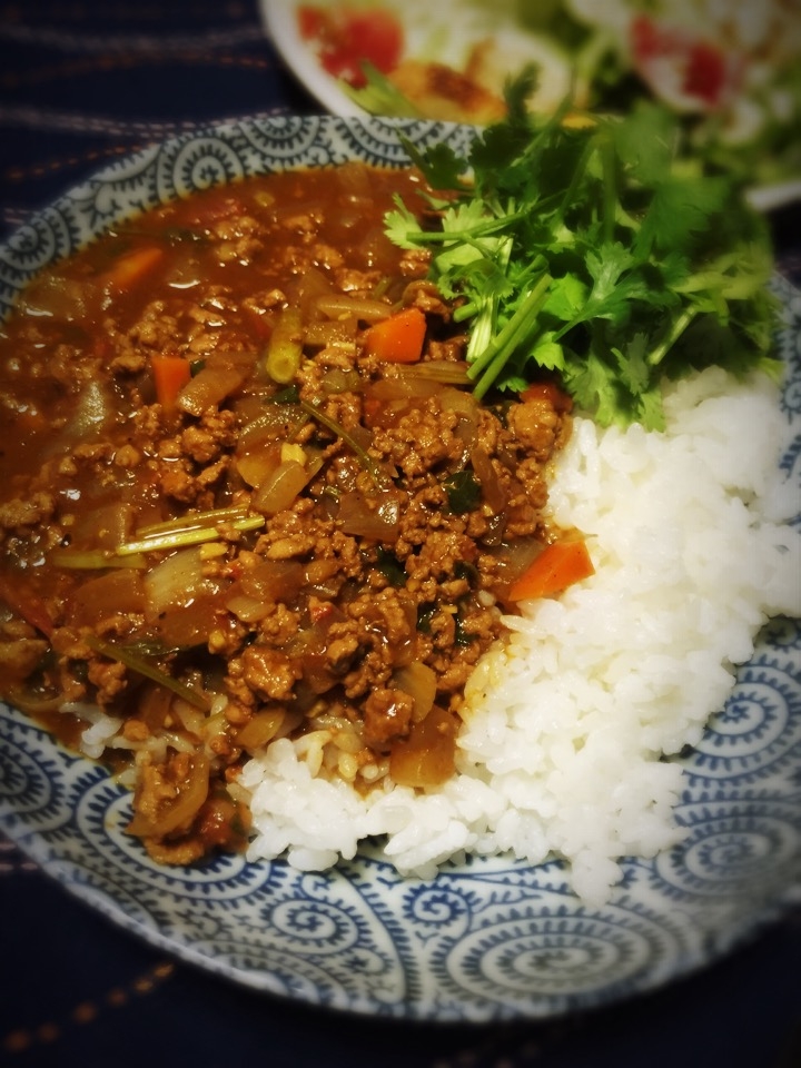 *パクチーたっぷり！パクチーカレー*