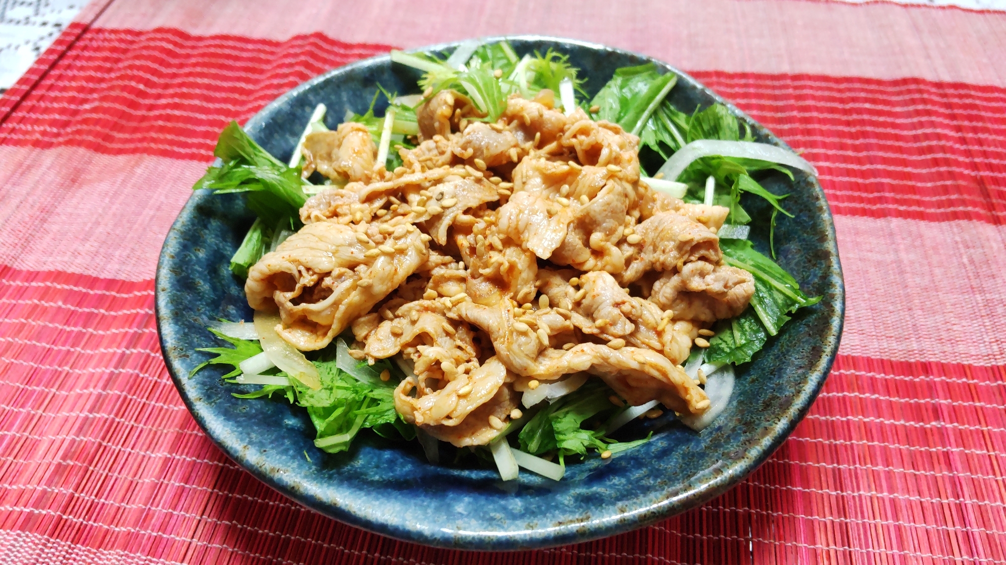 野菜が進む♪水菜と豚肉のピリ辛和えサラダ