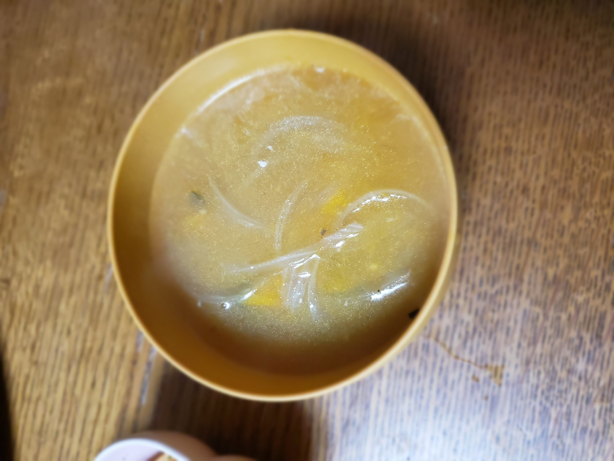 玉ねぎとかぼちゃのお味噌汁(サバ汁)