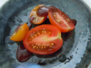 ミニトマトのケチャップチョコソースがけ